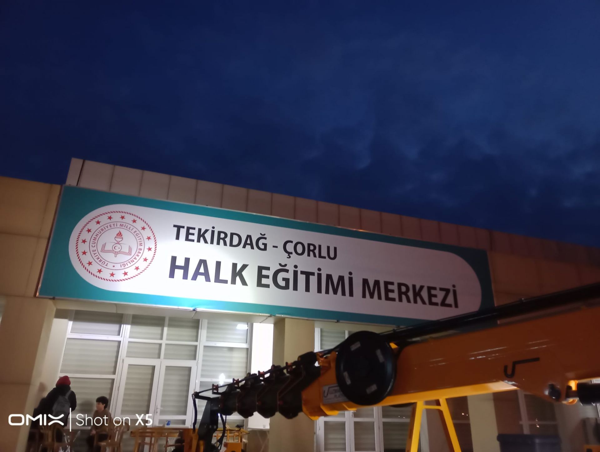 Işıksız Tabela